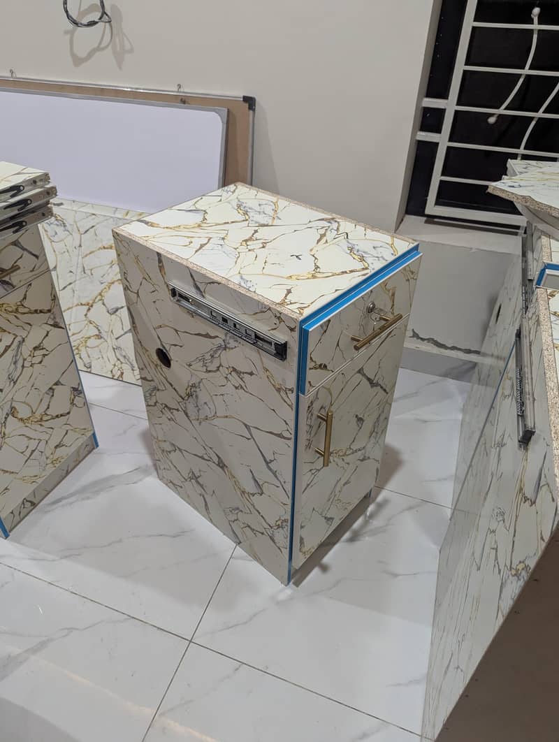 Computer Table 1