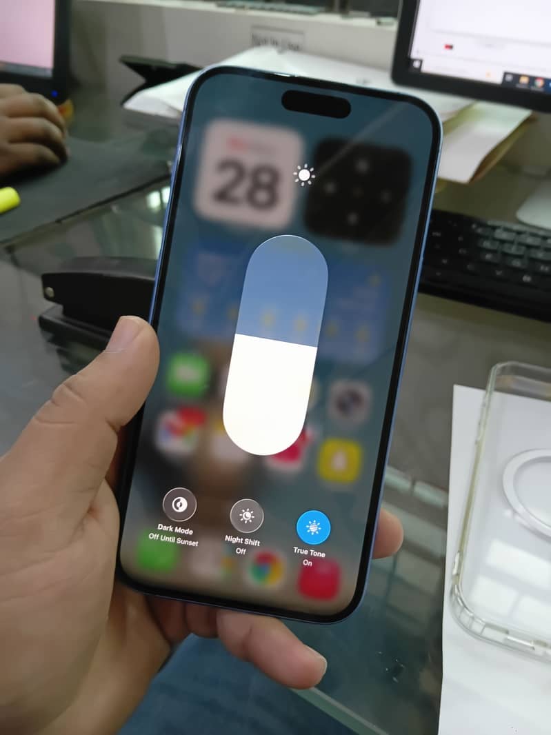 iPhone 16 plus 5