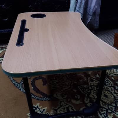 Laptop table/Laptop stand
