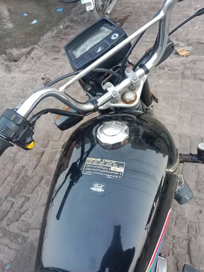 Honda 70 black