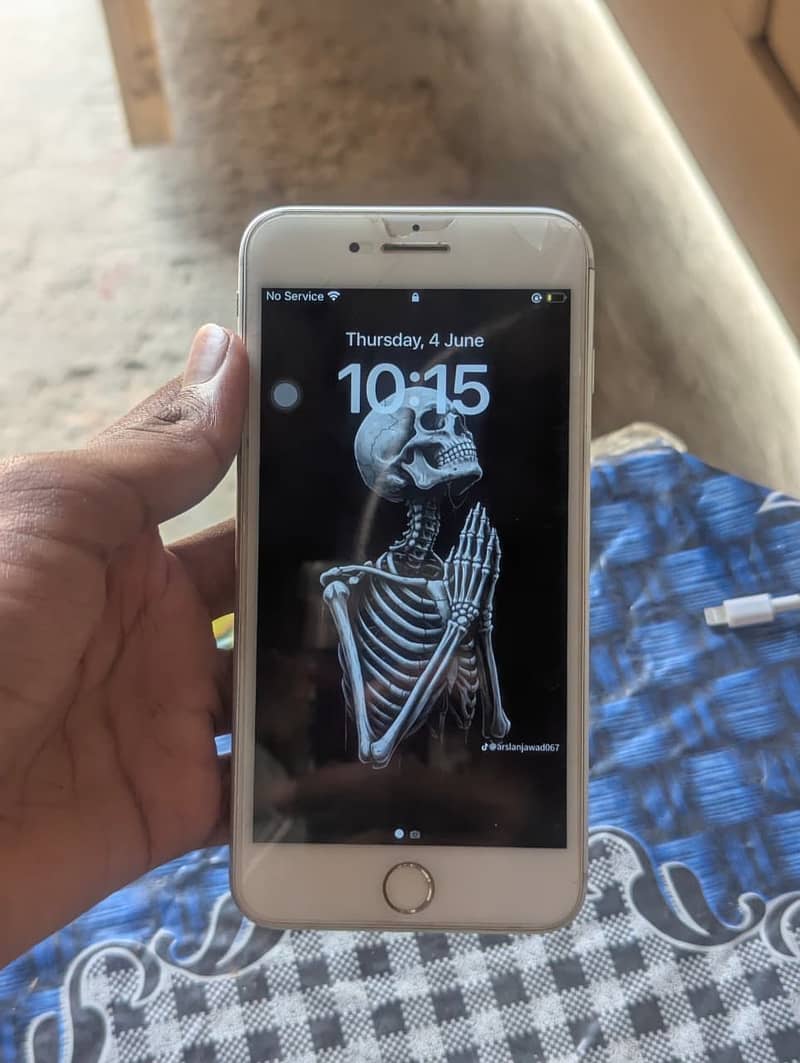 Apple iPhone 8 Plus 1