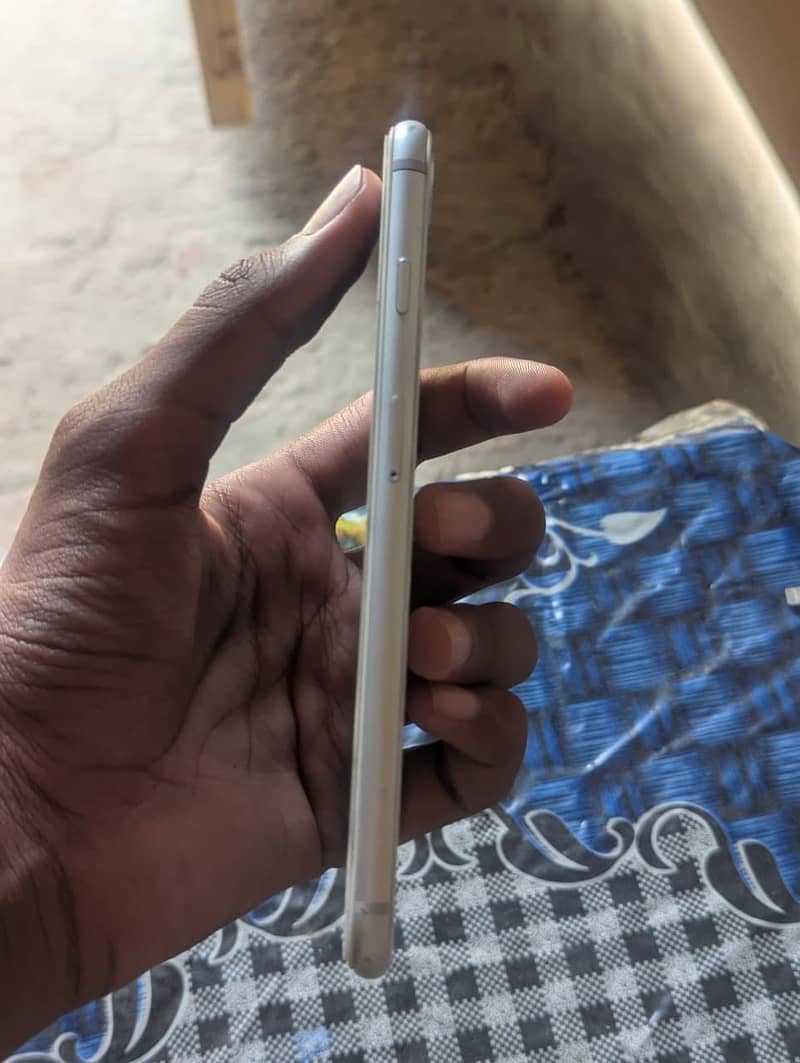 Apple iPhone 8 Plus 2