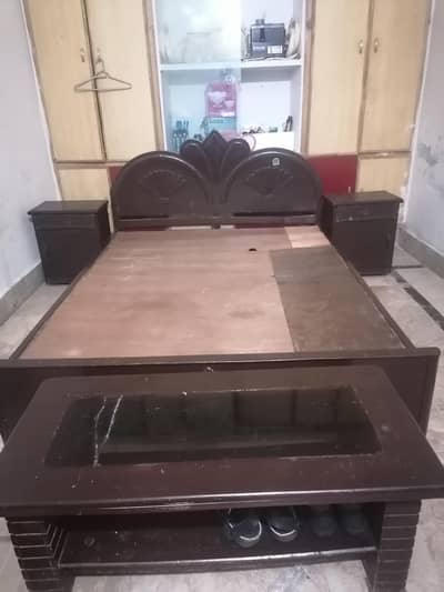 Double bed withe side table draz or centre table