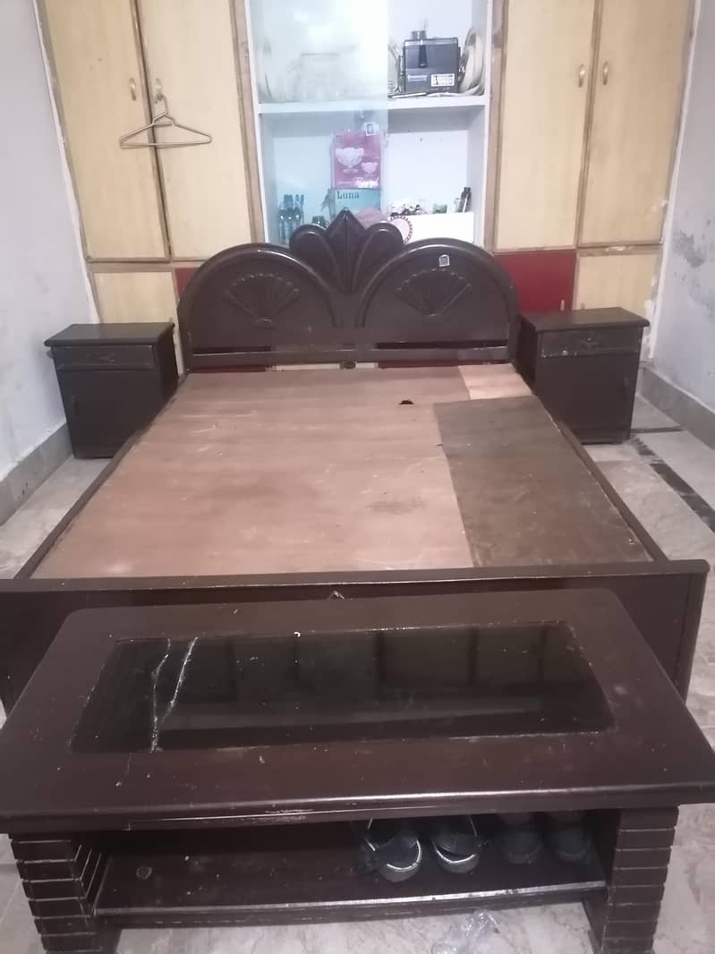 Double bed withe side table draz or centre table 0