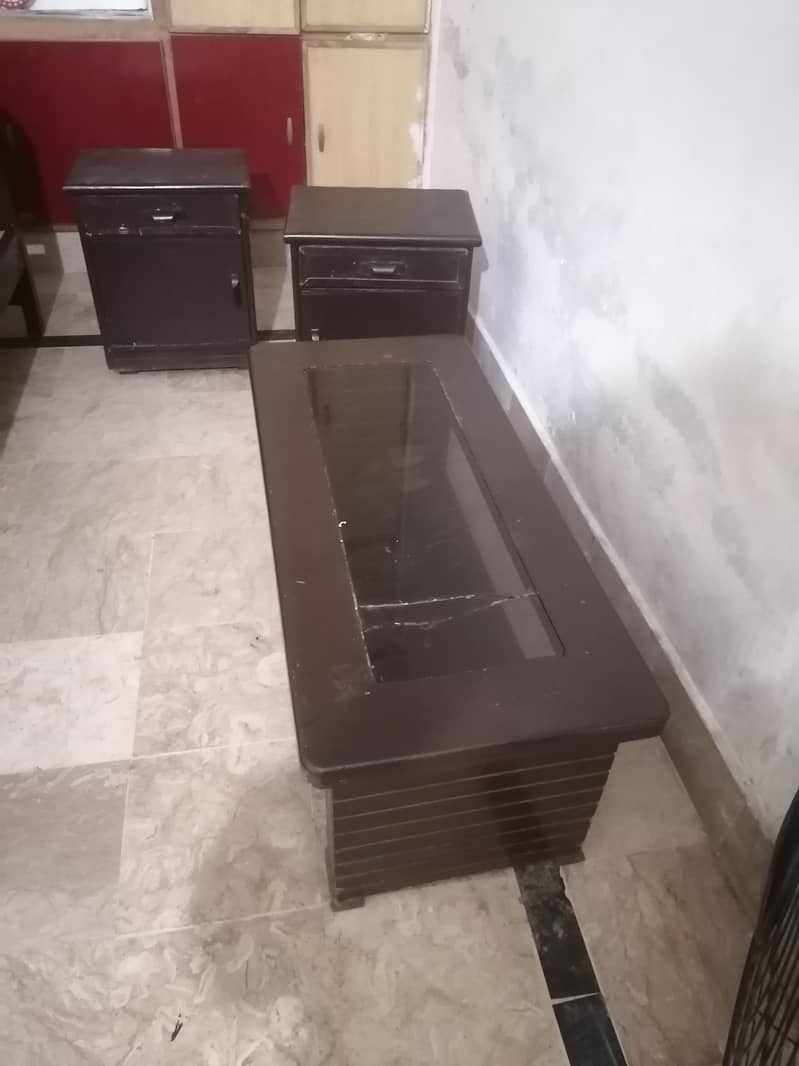 Double bed withe side table draz or centre table 3