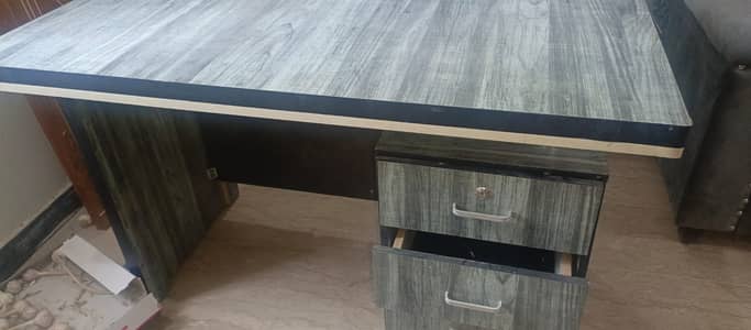 Counter/Computer Table Fiber Sheet Table Urgent for sale