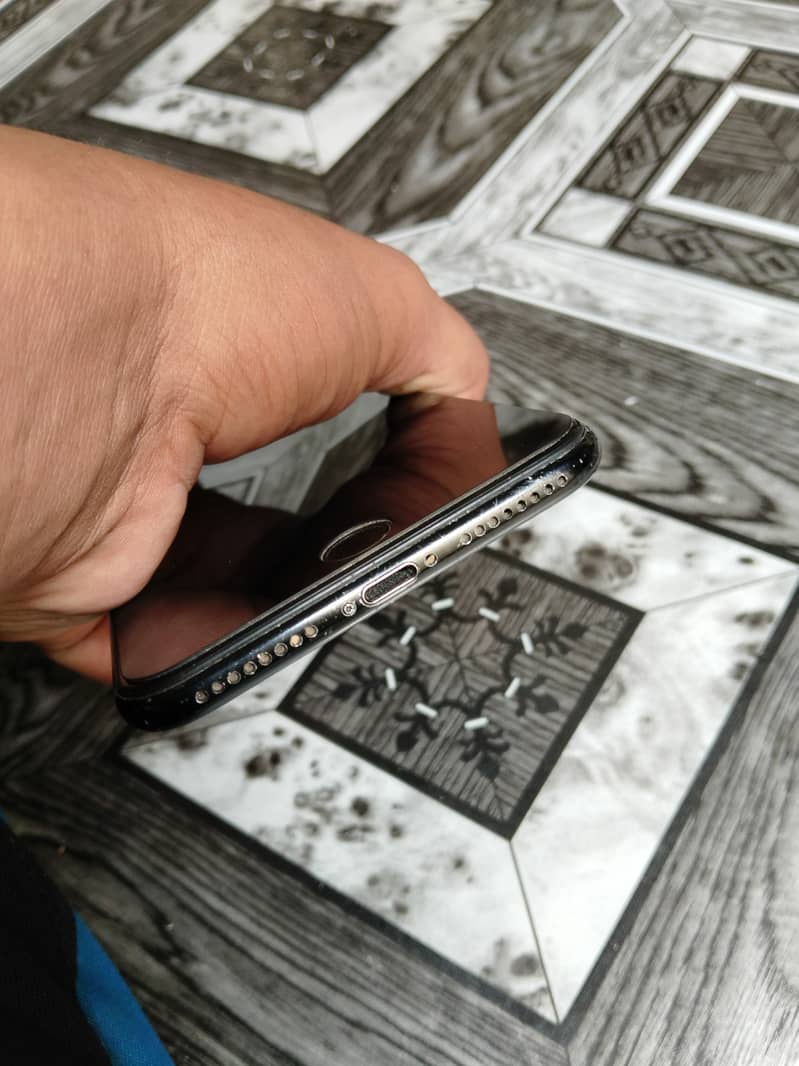 Apple iPhone 7 Plus 2