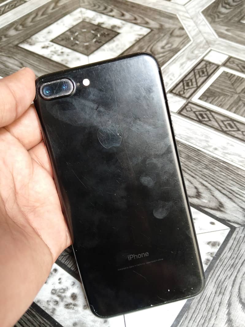 Apple iPhone 7 Plus 3
