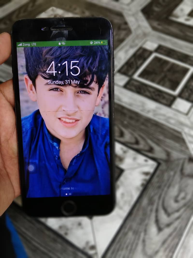 Apple iPhone 7 Plus 6
