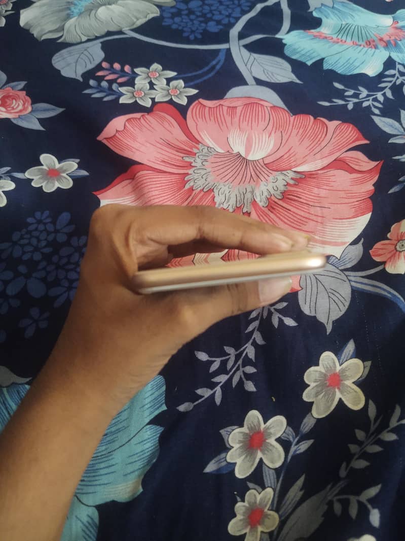 Apple iPhone 8 Plus 7