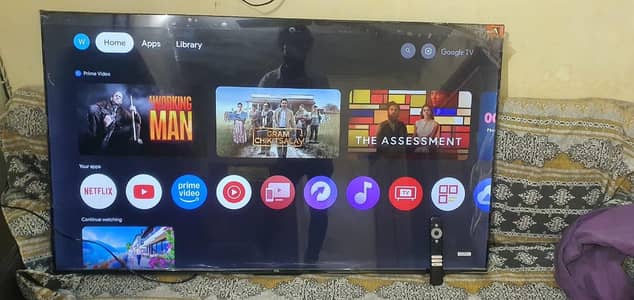 Tcl 43 inch 4k google tv with voice remote box table stand like new