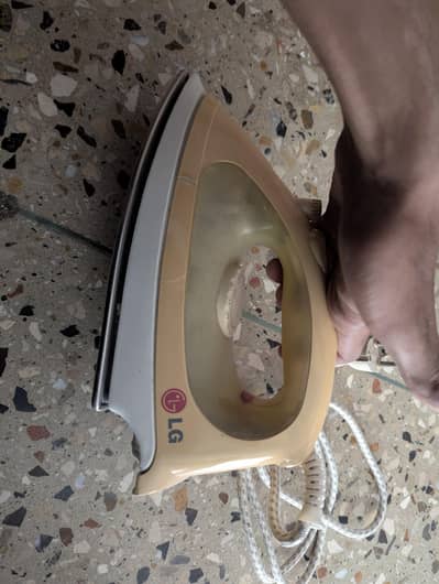 LG steam iron