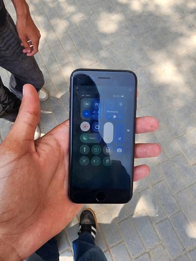 Apple iPhone SE