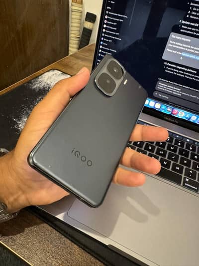 iQOO Neo10 CN – Snapdragon 8 Gen 3 | 16GB+16GB RAM | 512GB | 120 FPS
