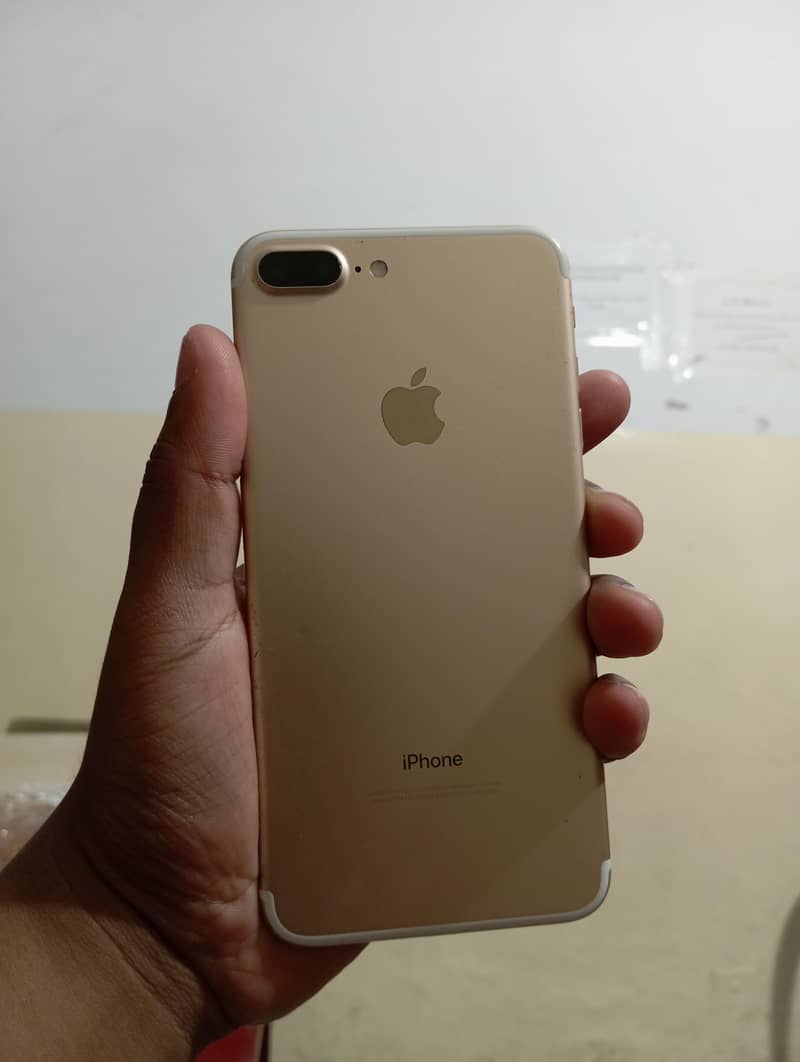 Apple iPhone 7 plus 0