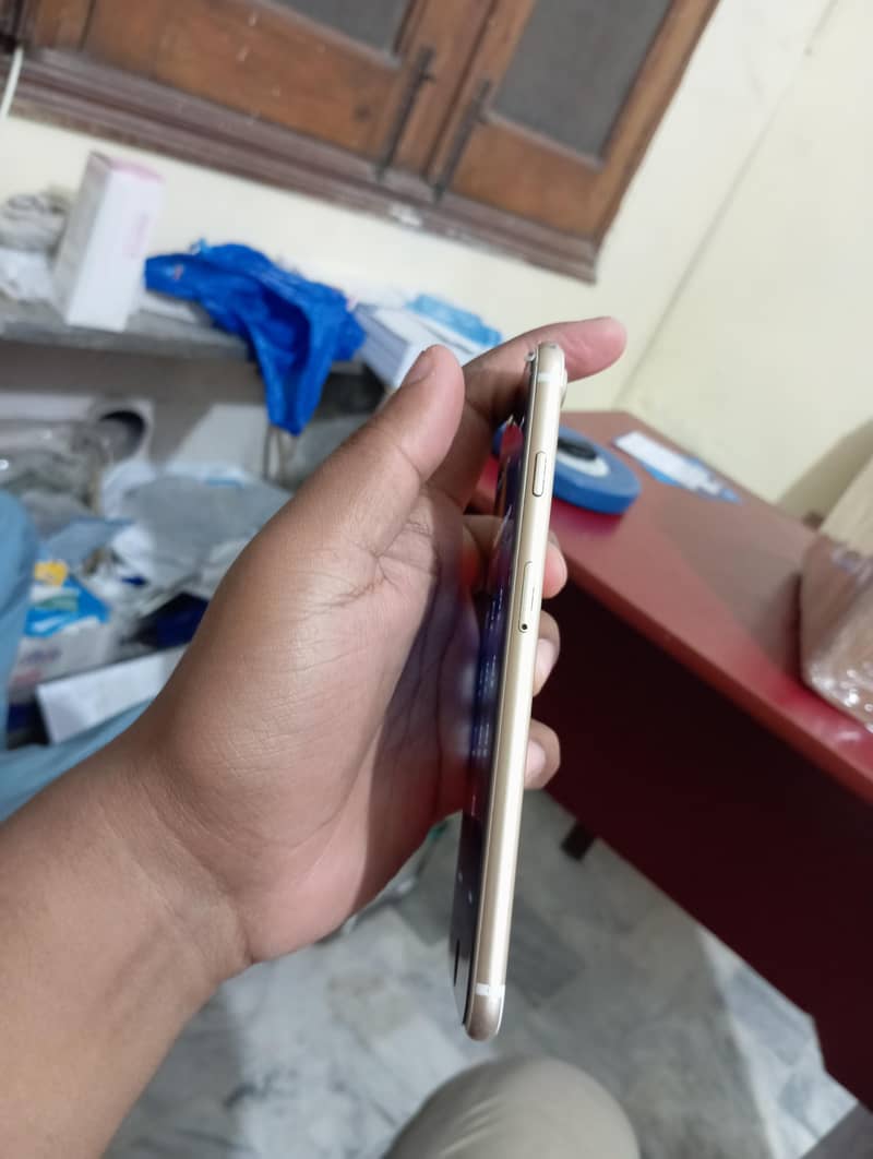 Apple iPhone 7 plus 2