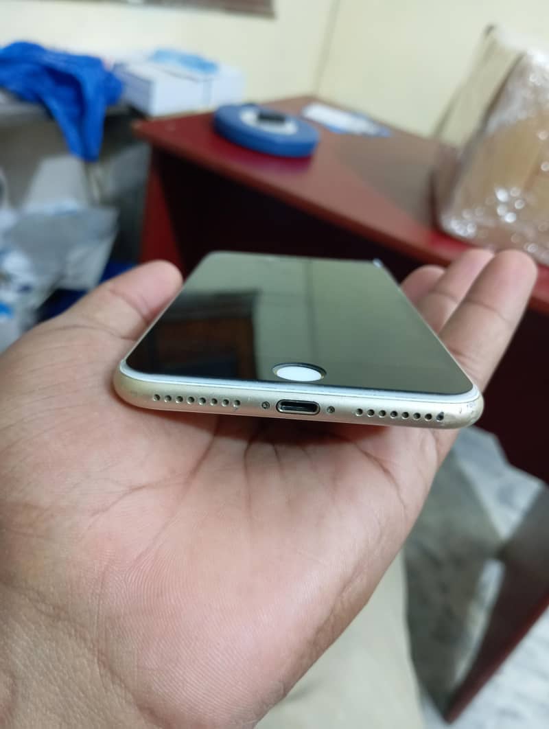 Apple iPhone 7 plus 3