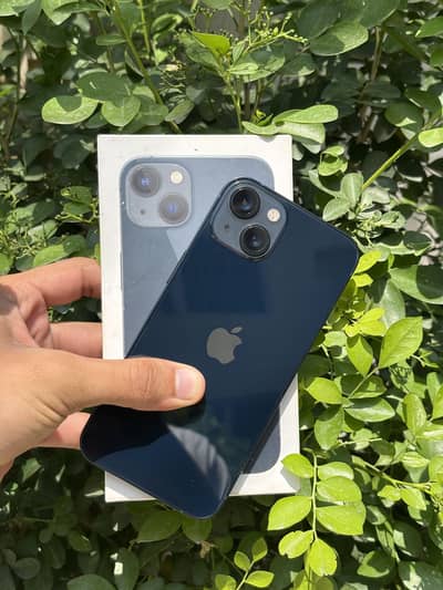Apple iPhone 13 128 GB JV with box and cable