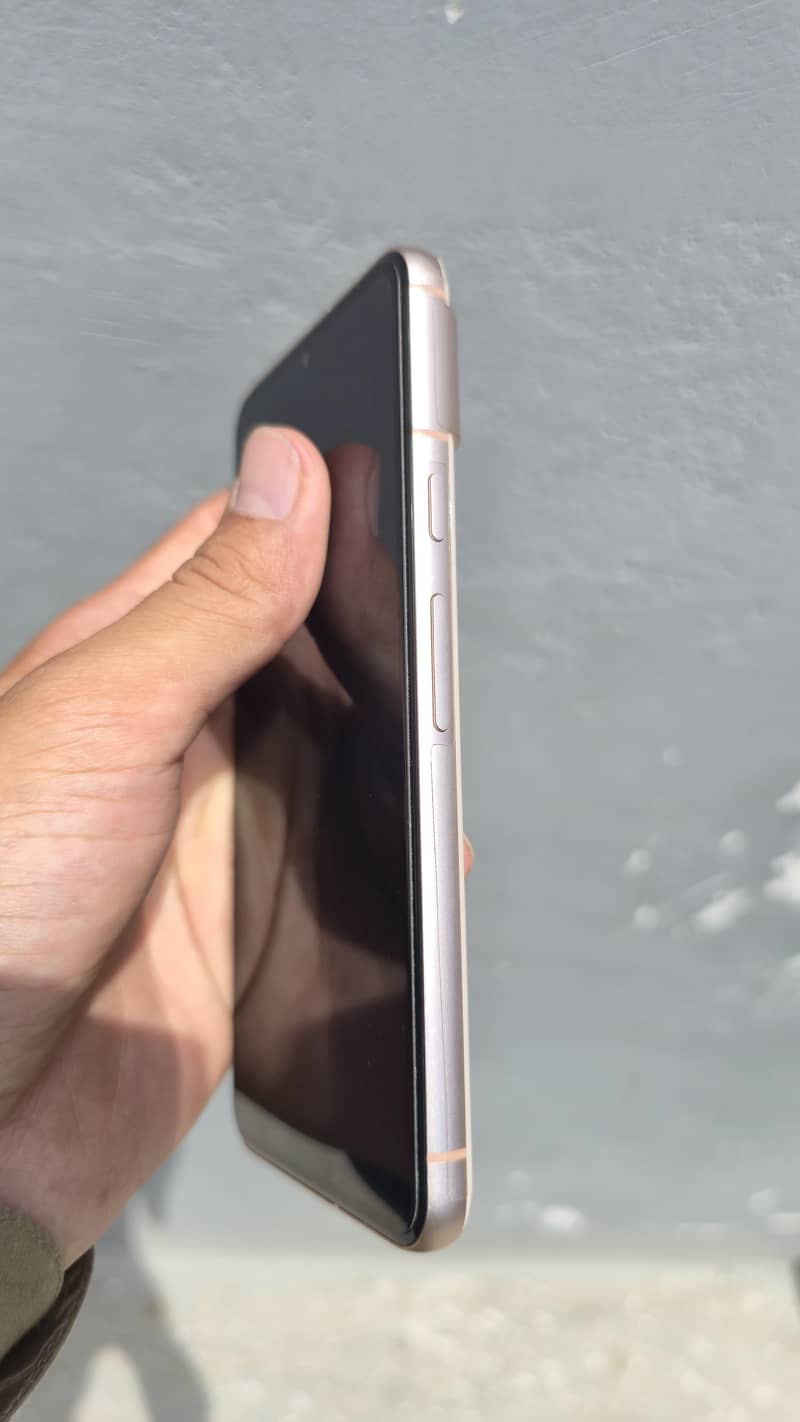 Google Pixel 8 7