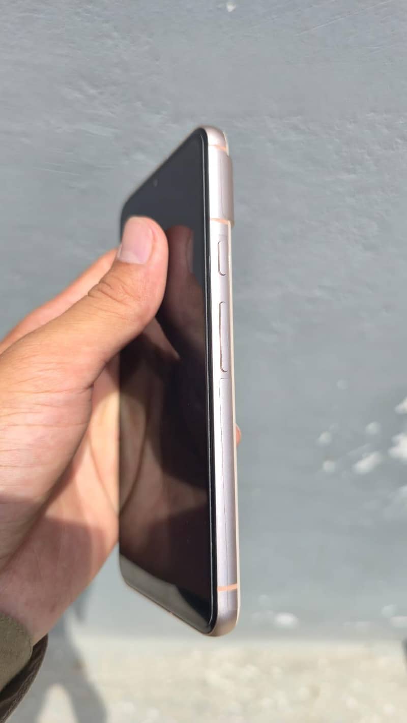 Google Pixel 8 12