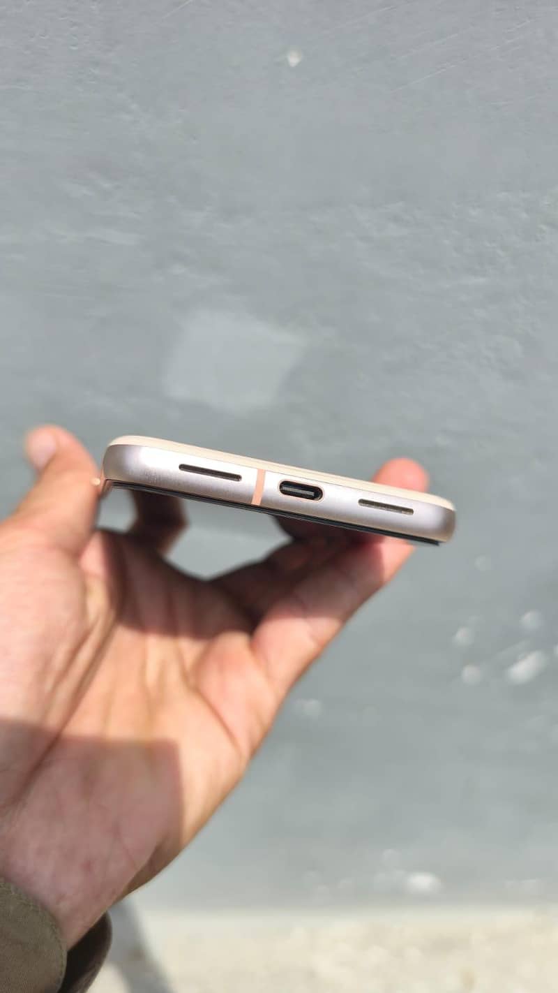 Google Pixel 8 13