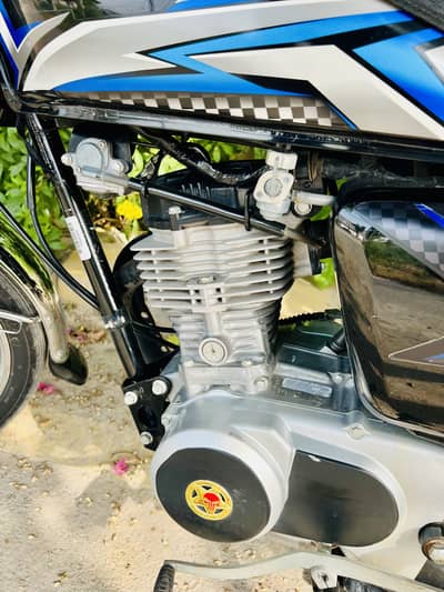 Honda 125 black colour 25 Modal lush condition