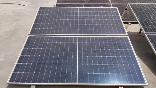 02 solar panels of 450 watts gust only 38000 one year used