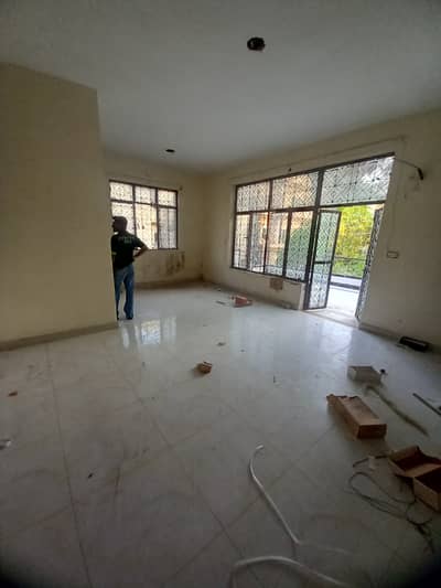 Gulshan blpck allama iqbal town seprate 10 marla uper portion for rent in prime location