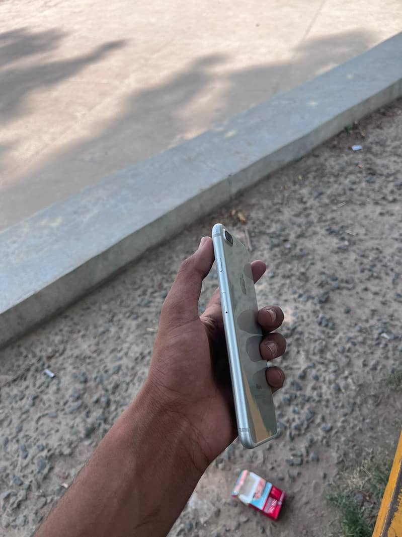Apple 7 plus 4