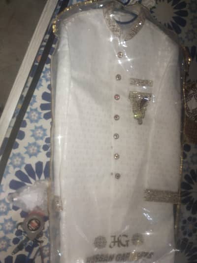 groom Sherwani Medium size دولہا شیروانی کلاہ کھسہ سب کچھ ساتھ