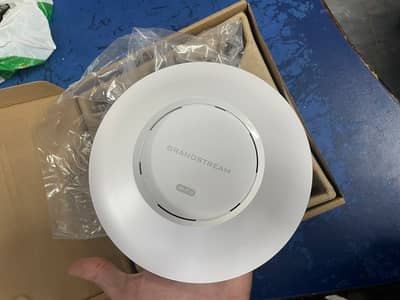 Grandstream GWN7660E AX3000 Wi-Fi 6 Access Point | Brand New Box Pack
