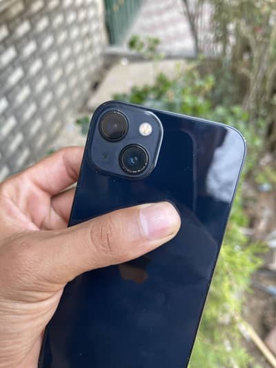 Apple iPhone 13