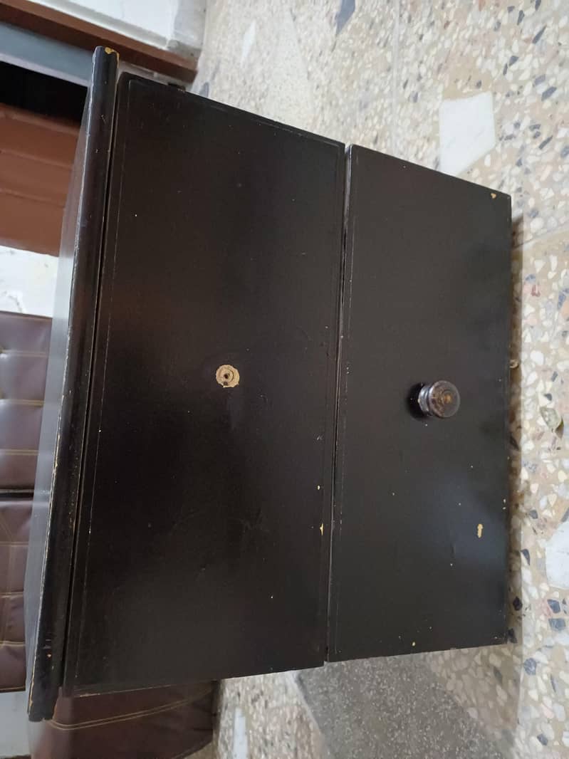 1 side table hai 1