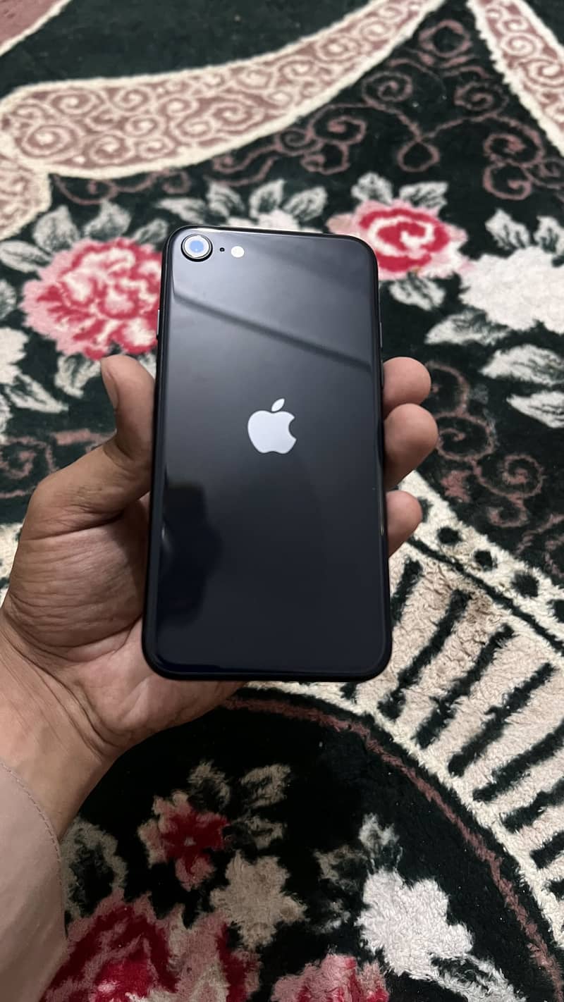 Apple iPhone SE 3rd Generation 4
