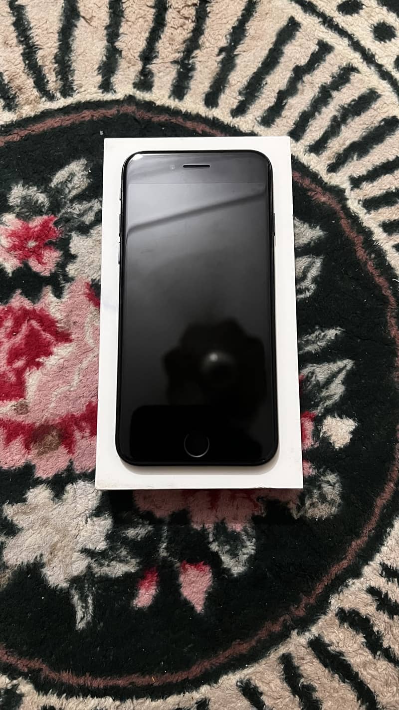 Apple iPhone SE 3rd Generation 7