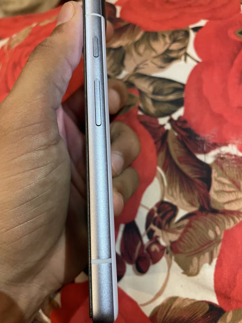 Google Pixel 7a 2