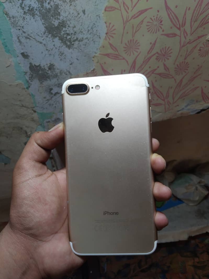 Apple iPhone 7 Plus 0