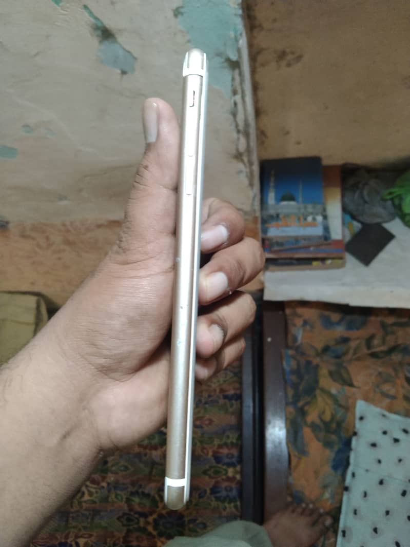 Apple iPhone 7 Plus 3