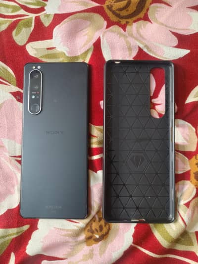 Sony 1 III 12gb ram /256 gb storage 9\10 Condition Waterpacked