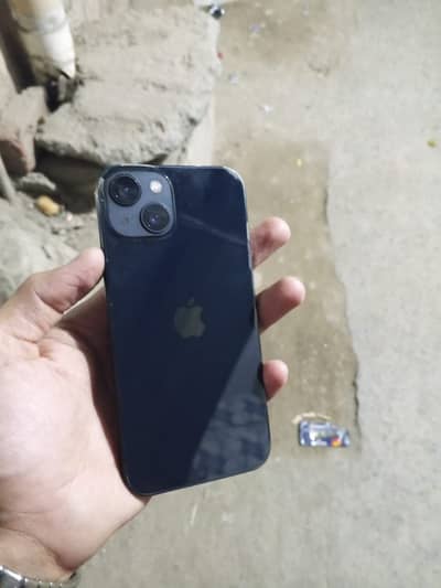 Apple iPhone 13