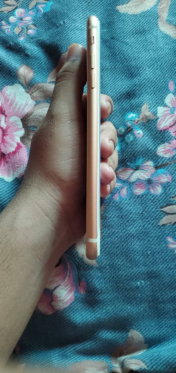 Apple iPhone 8 Plus 6