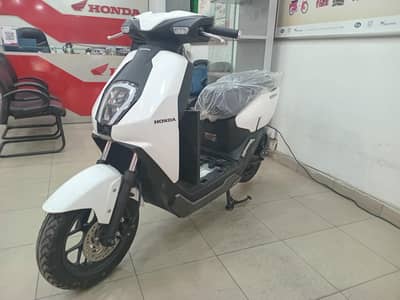 Honda ICON e: Electric Scooty