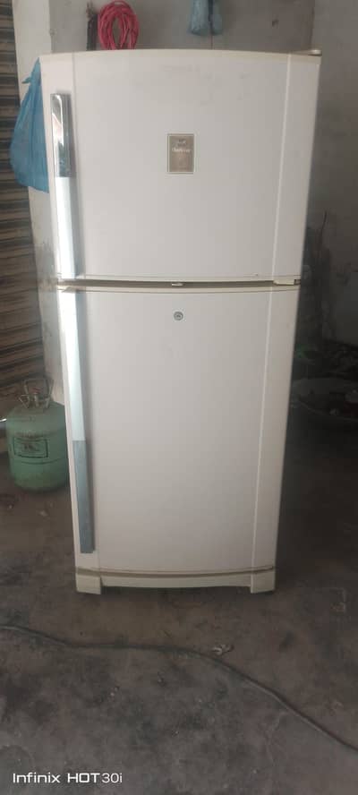 Dowlance fridge midume size neat
