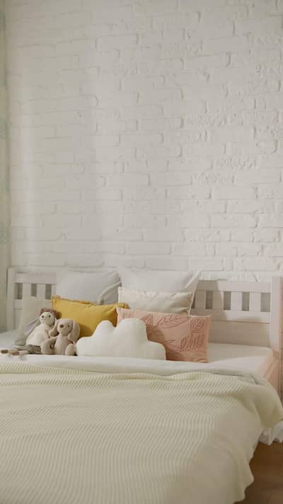 Sasta bed dastiyab hai. Naya bed bhi order par bana kar diya jata hai.