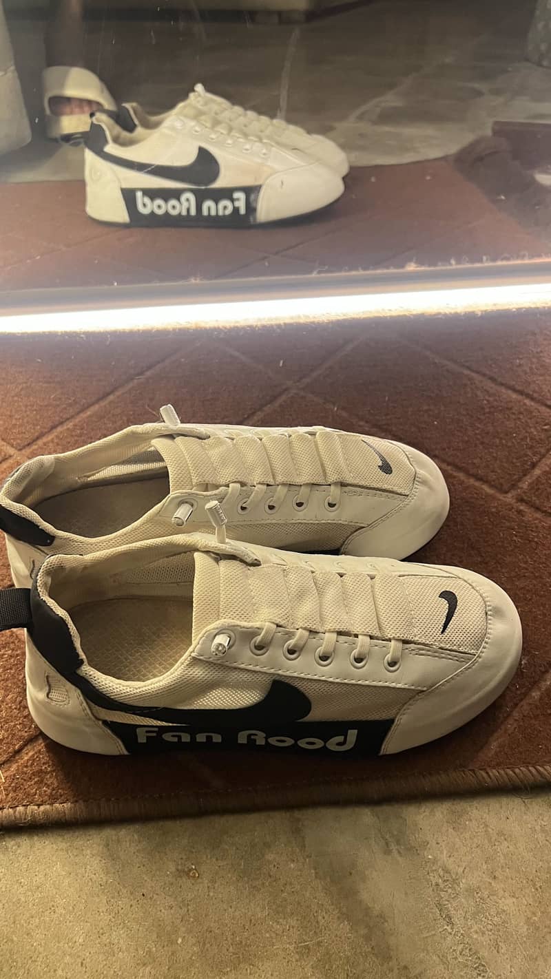 Sneaker  6