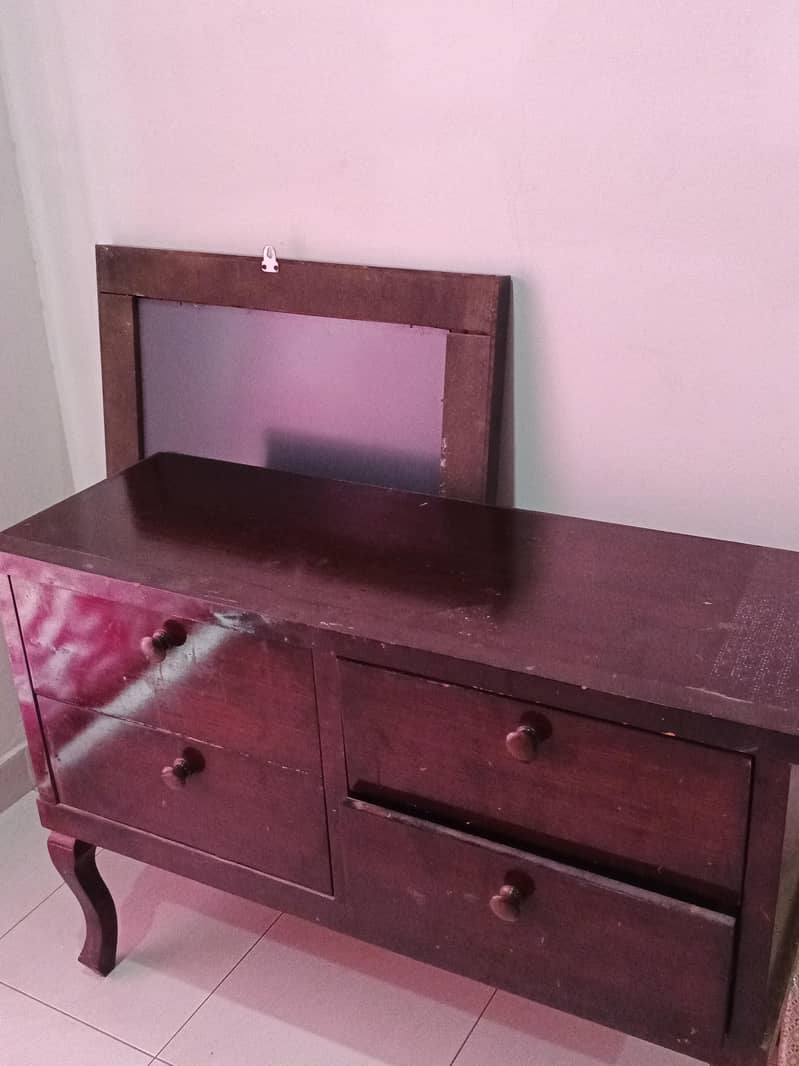 dressing table 0