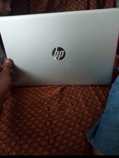 HP laptop neat condition 8/512