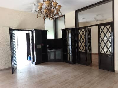 10 MARLA HOUSE FOR RENT IN DHA PHASE 4