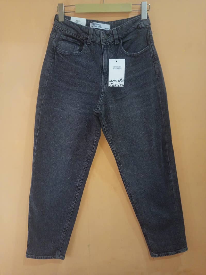 Vero Moda.  2