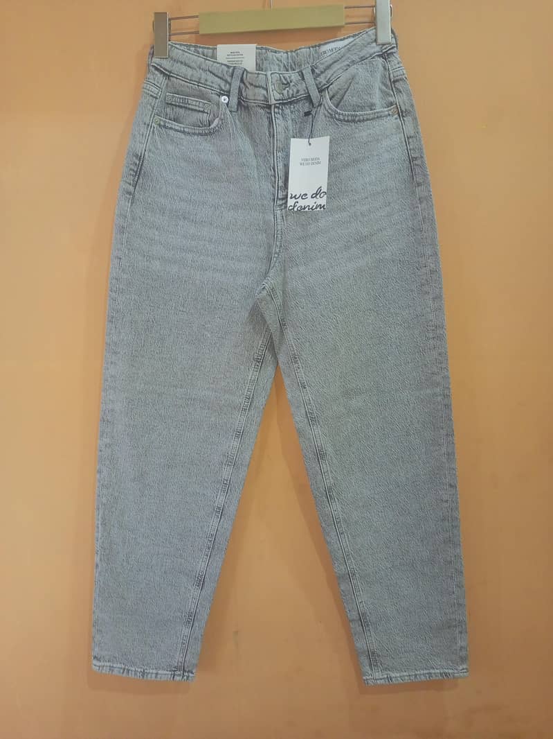 Vero Moda.  3
